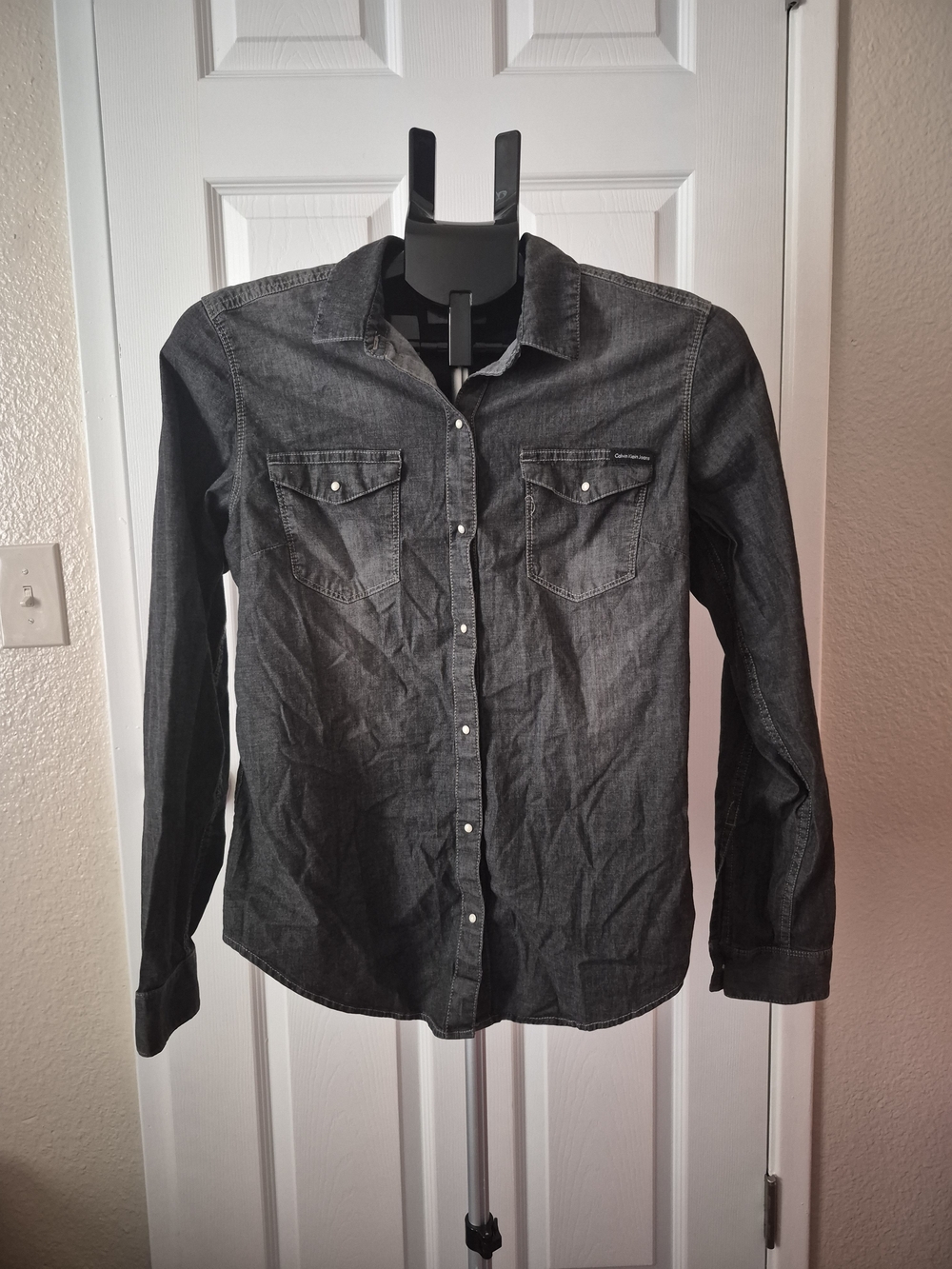 Calvin Klein Charcoal Gray Long-Sleeve Button-Up Shirt
